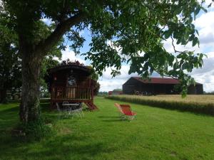 B&B / Chambres d'hotes La Ferme de l'isle et sa Roulotte : photos des chambres