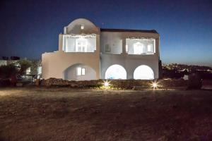 Sakas Residences Santorini Greece