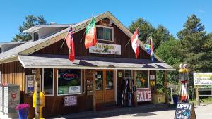 Parkway Cottage Resort and Trading Post