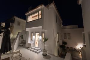 Zoe's Club Spetses Greece