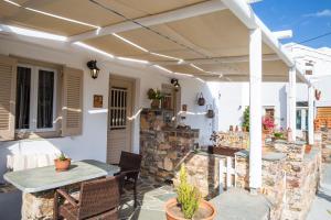 Irini pension Sifnos Greece