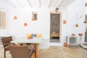 Irini pension Sifnos Greece