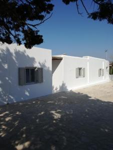 Sandy beach house Antiparos Greece