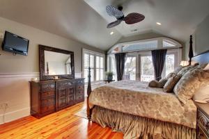 Five-Bedroom Holiday Home room in 5 32nd Avenue