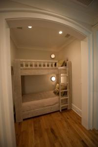 Five-Bedroom Holiday Home room in 24 Sand Dollar Drive