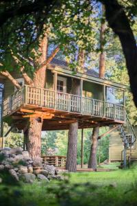 Sodyba Namelis medyje Anykščiuose