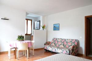 Studio (2 Adults)