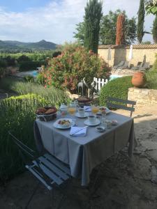 Maisons d'hotes Gites la Tulisse a Vaison la Romaine : photos des chambres