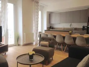 Standing et confort Plein centre pour 8 personnes - 科特雷