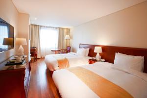 Phòng Deluxe hướng núi 2 giường (Deluxe Mountain View Twin Room)