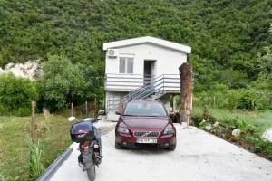Gavros apartmani - Godinje
