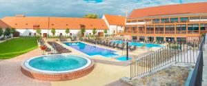4 star hotel Hotel Zámek Valeč Hrotovice Češka