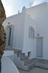 Minimal Houses Myconos Greece