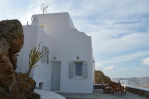 Minimal Houses Myconos Greece