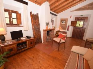 Quiet and cottage in the estate Casas da Cerca near Troviscais