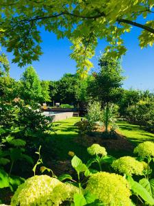 B&B / Chambres d'hotes L'Ecole des Garcons : photos des chambres