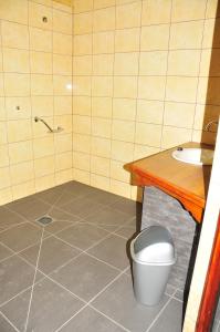 Sejours a la campagne Yourte Roulotte et Gite de la Laita : photos des chambres