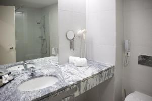 Double or Twin Room with Romantic Package room in Hotel São Bento da Porta Aberta