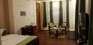 Woodland Hill Stay