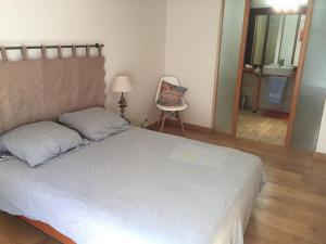 Appartements La tropezienne, Duplex 73 m2, 100 m du port, climatisation, grande terrasse : photos des chambres