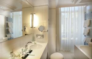 Hotels Hotel Princesse Flore : photos des chambres