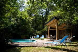 Maisons de vacances Belle maison de maitre - Piscine et jardin prives - Au coeur du village medieval de Caylus - 4 personnes - Garage : photos des chambres
