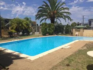 Platinum Motel - Roleystone