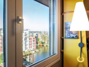 Premium Room with Canal View and Double Bed room in ibis Amsterdam Centre Stopera