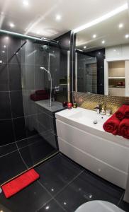 Galaxy Garden Apartment Cracow Shopping Mall 1min Underground Parking Family Friendly City Center