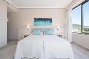 Twin Room room in azuLine Hotel Llevant