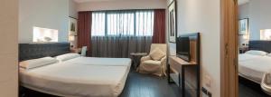 Two Connecting Double Rooms room in URH Hotel Spa Zen Balagares