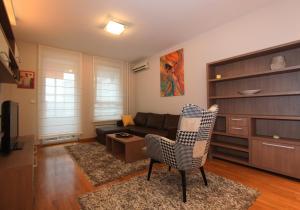 Twin Belville Apartments