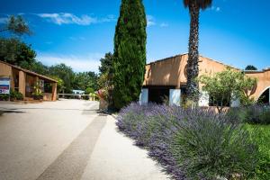Campings Camping Mas De Pierredon : photos des chambres