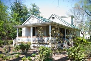 Deluxe Family Suite room in Hopkins Ordinary Bed Breakfast and Ale Works