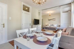 Lion Apartments - Costa Brava Studio