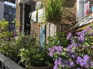 凯尔斯顿宾馆 - Melcombe Regis