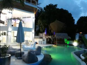 Sunshine Ocean Sea View