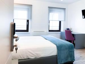 Zweibettzimmer mit Dusche