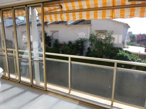Cozzy flat in a quiet and nice area Acogedor apartamento en zona tranquila y agradable