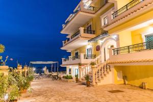 Andreolas Luxury Suites