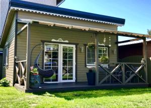 Naujos statybos namelis