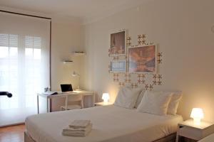Standard Double Room with Shared Bathroom room in Uporto House