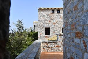 Superior House with Mountain and Sea View