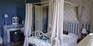 B&B / Chambres d'hotes Chambres d'Hotes-Chateau Constant : photos des chambres