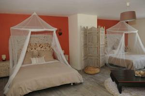 B&B / Chambres d'hotes Les loges de l'ecurie : Suite Deluxe avec Lit King-Size