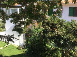 Villa Yiannis (Adult Friendly)