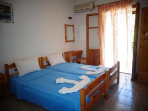 5 PLATANIA Skopelos Greece