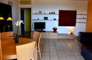 Taormina Sunny Apartment - Taormina Holidays