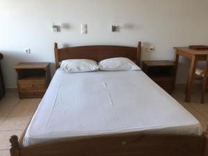 Eugenia travasarou sea view appartments Kythira Greece