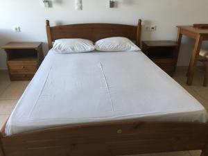 Eugenia travasarou sea view appartments Kythira Greece